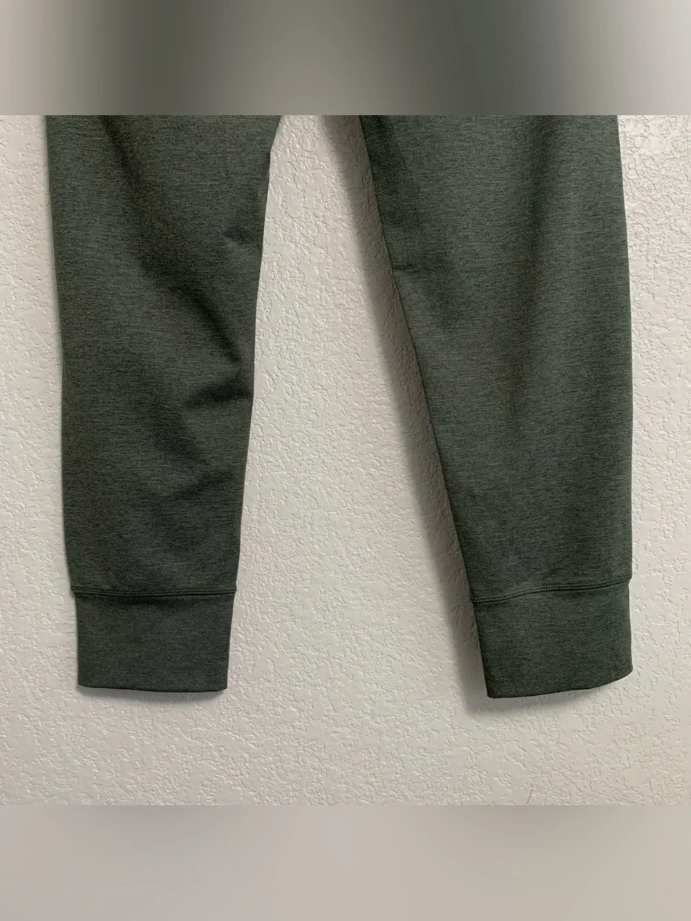 Vuori Sunday Performance Jogger Pants Mens M 28” Drawstring Active Gym V416 - Picture 6 of 9